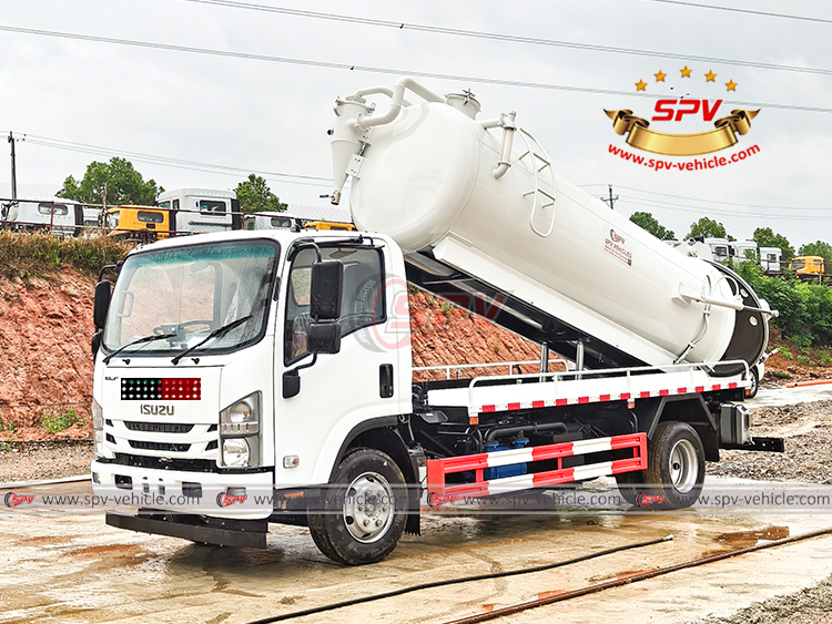 6,000 Litres Sewage Vacuum Tank Lift Test